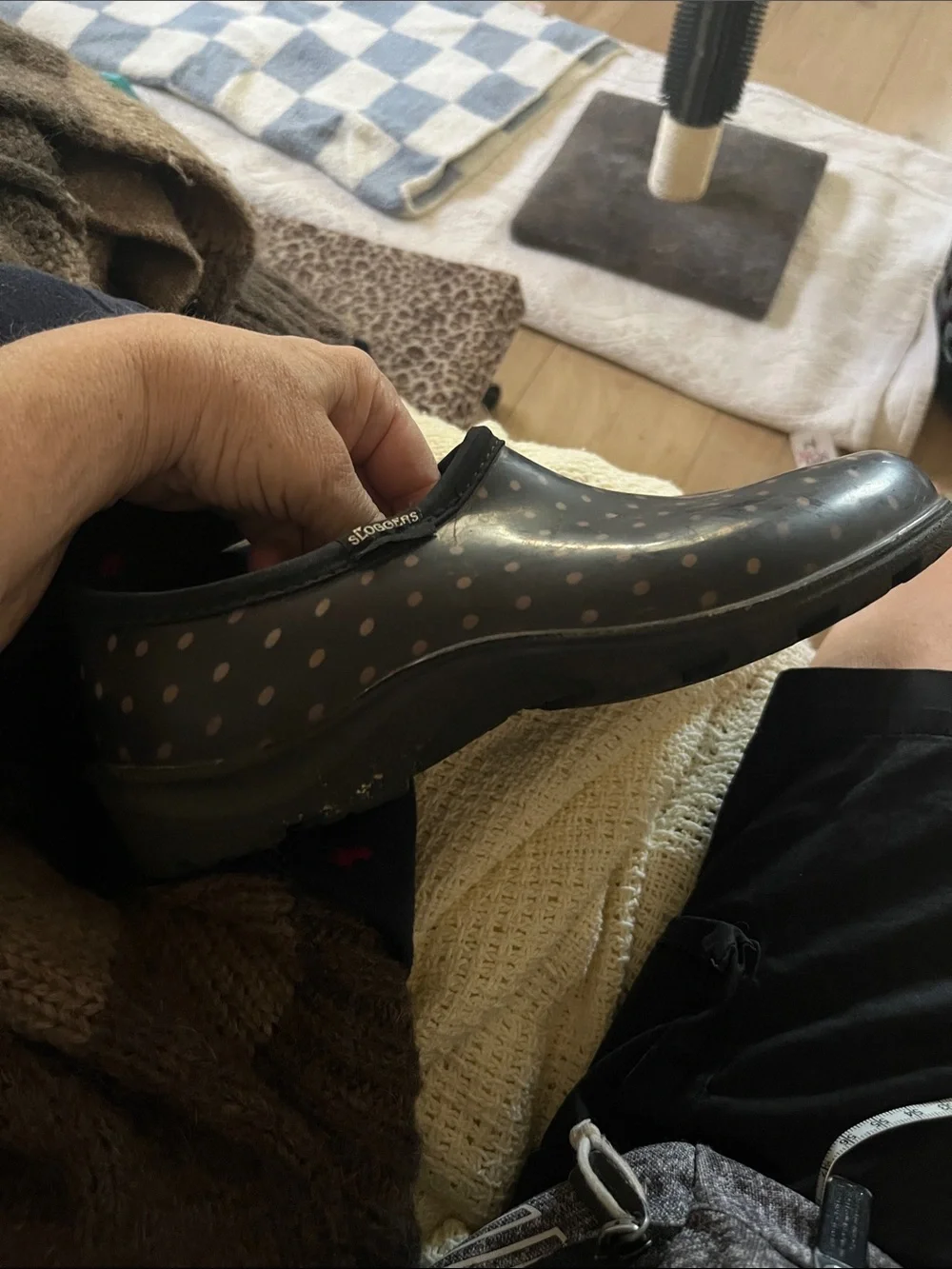 Sloggers Women’s Sz8 Slip-On Black Rain Clog, Tan Polka Dots